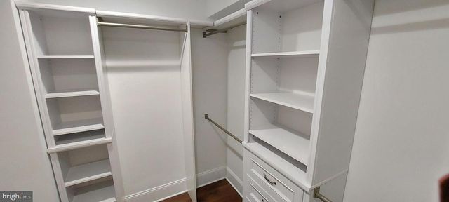 4909 THREADNEEDLE RD, Wilmington, DE 19807