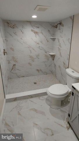 4909 THREADNEEDLE RD, Wilmington, DE 19807