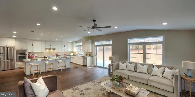 4909 THREADNEEDLE RD, Wilmington, DE 19807