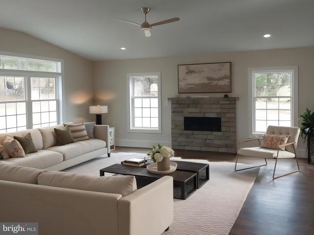 4909 THREADNEEDLE RD, Wilmington, DE 19807