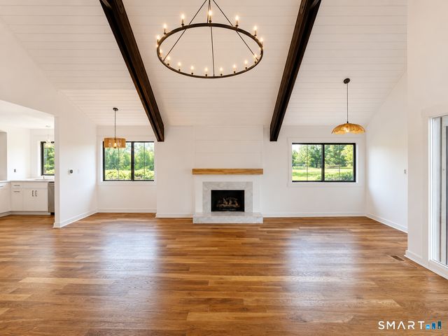 585 Pequot Lane B, Stratford, CT 06614