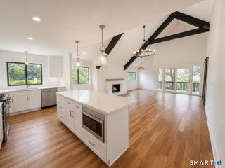 585 Pequot Lane B, Stratford, CT 06614