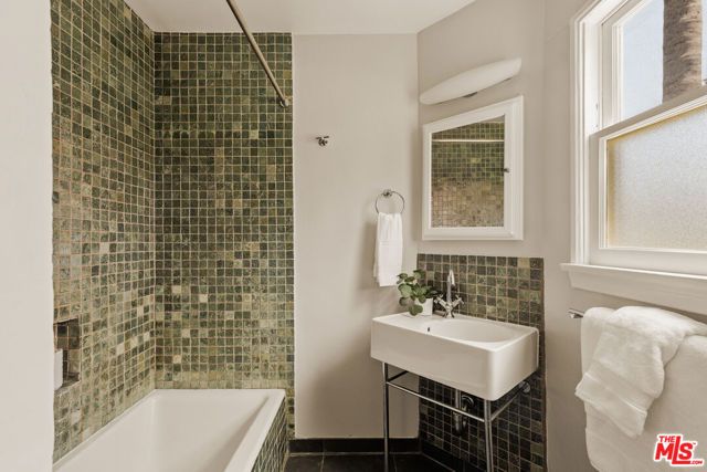 2264 29th Street A, Santa Monica, CA 90405