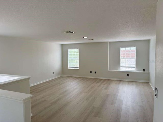 13832 HAWK LAKE DR, Orlando, FL 32837
