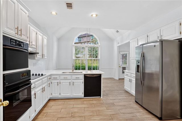 10825 Pine walk Forest Circle, Alpharetta, GA 30022