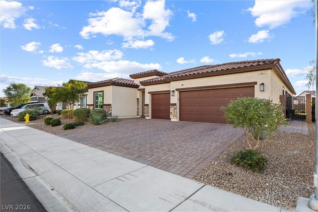 7437 Phoenix Falls Street, North Las Vegas, NV 89084