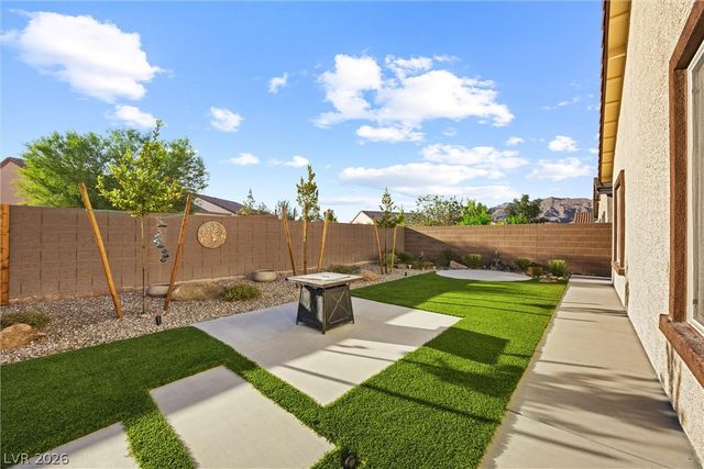 7437 Phoenix Falls Street, North Las Vegas, NV 89084