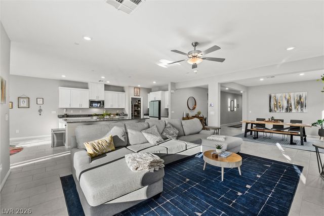 7437 Phoenix Falls Street, North Las Vegas, NV 89084