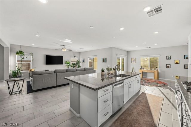 7437 Phoenix Falls Street, North Las Vegas, NV 89084