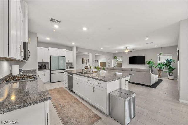 7437 Phoenix Falls Street, North Las Vegas, NV 89084