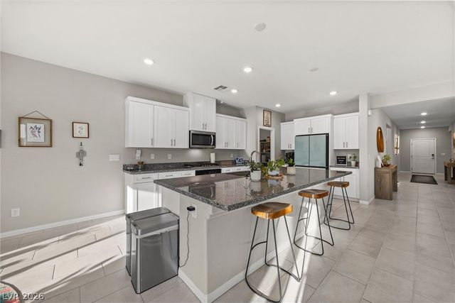 7437 Phoenix Falls Street, North Las Vegas, NV 89084