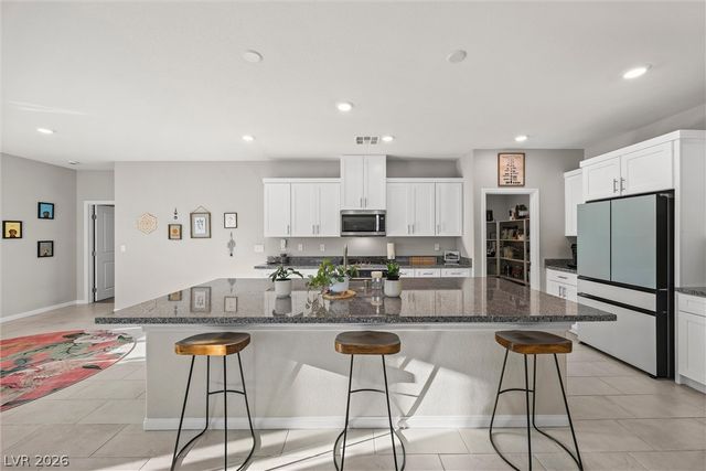 7437 Phoenix Falls Street, North Las Vegas, NV 89084