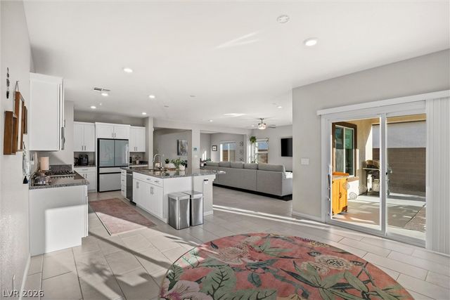 7437 Phoenix Falls Street, North Las Vegas, NV 89084
