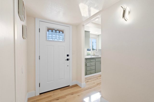 760 Crass Avenue, Hanford, CA 93230