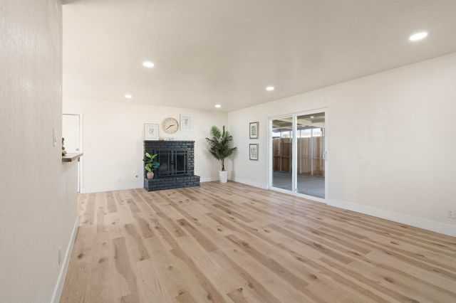 760 Crass Avenue, Hanford, CA 93230