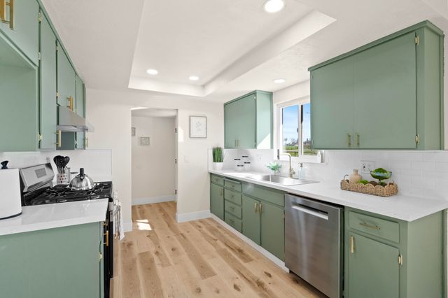 760 Crass Avenue, Hanford, CA 93230