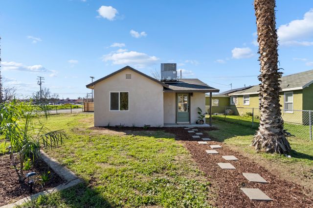 760 Crass Avenue, Hanford, CA 93230