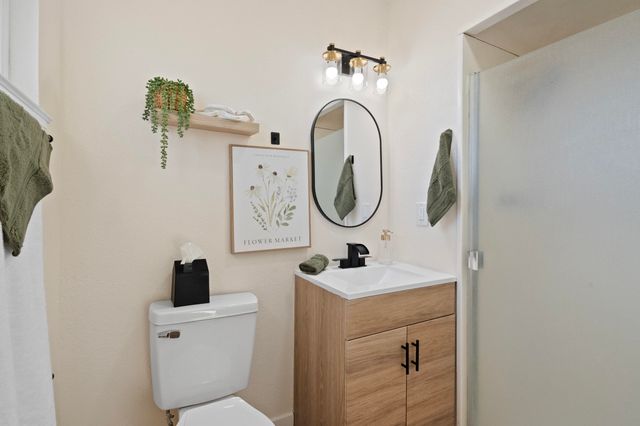 760 Crass Avenue, Hanford, CA 93230