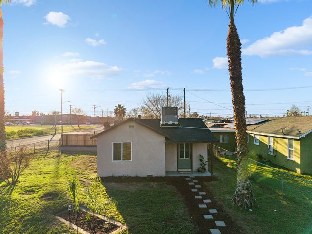 760 Crass Avenue, Hanford, CA 93230