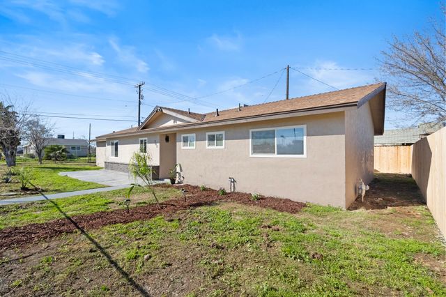 760 Crass Avenue, Hanford, CA 93230