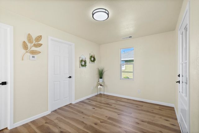 760 Crass Avenue, Hanford, CA 93230