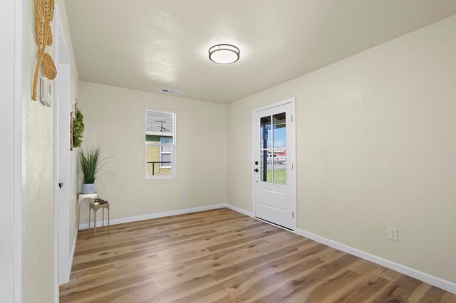 760 Crass Avenue, Hanford, CA 93230