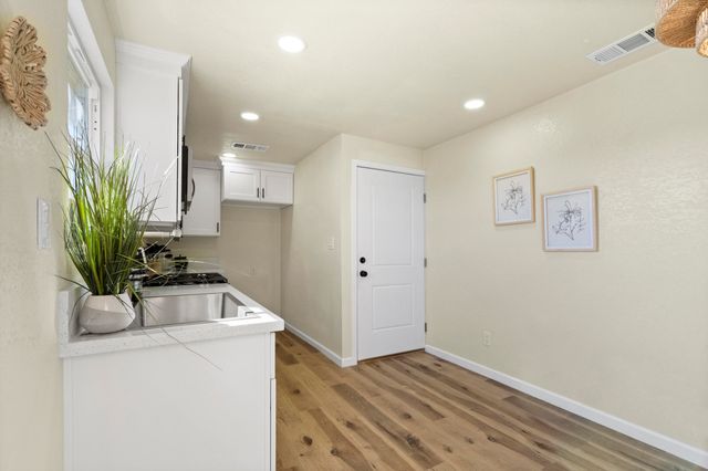 760 Crass Avenue, Hanford, CA 93230