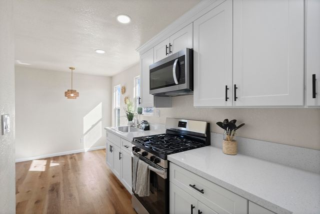 760 Crass Avenue, Hanford, CA 93230