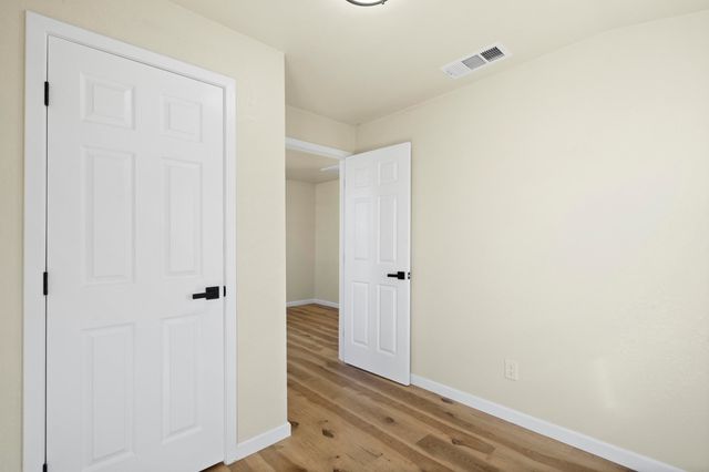 760 Crass Avenue, Hanford, CA 93230