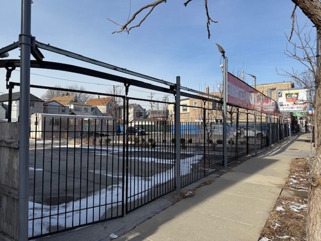 2730 N Western Avenue, Chicago, IL 60647