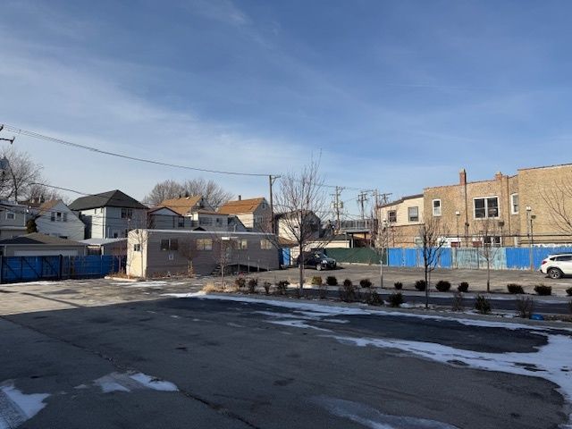 2730 N Western Avenue, Chicago, IL 60647