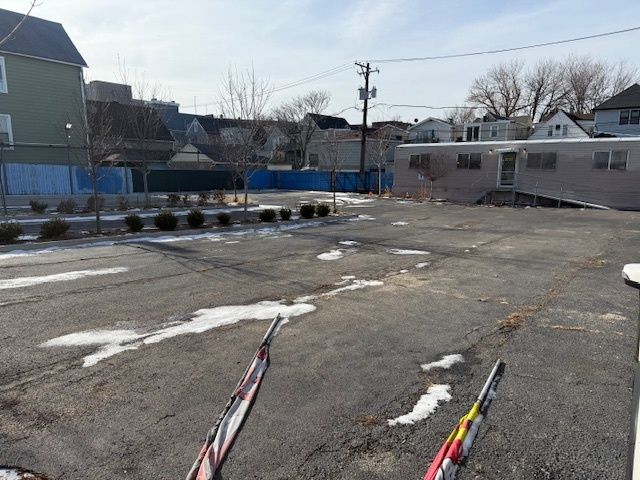 2730 N Western Avenue, Chicago, IL 60647