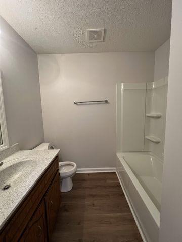 116 Ballygar St Apt B, Clarksville, TN 37043