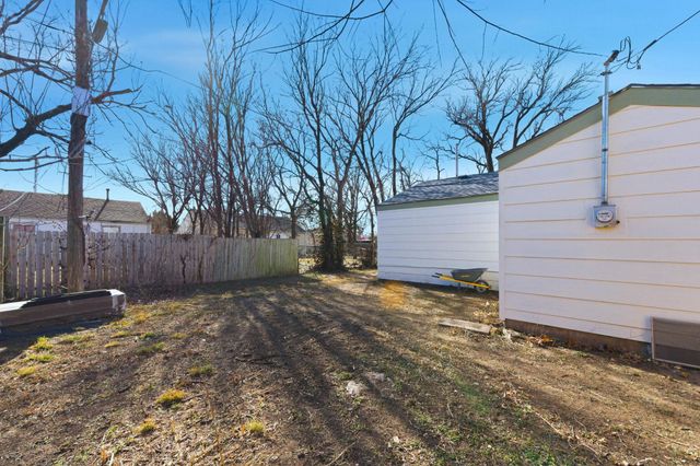 1614 N New York Ave, Wichita, KS 67214