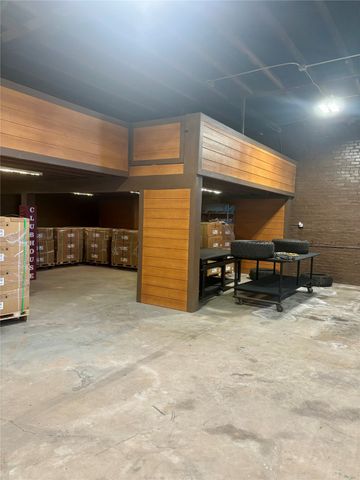 106 E Brown Street, Ennis, TX 75119