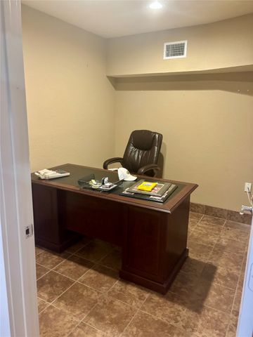 106 E Brown Street, Ennis, TX 75119