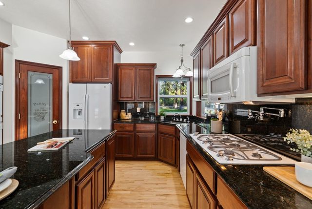 4045 Maple St, Loon Lake, WA 99148