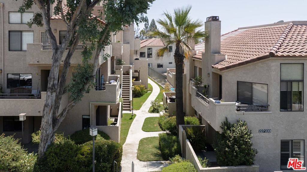 221 McAfee Court, Thousand Oaks, CA 91360