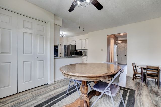 1574 NW 100th Place, Clive, IA 50325