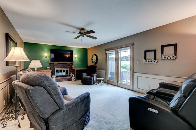 1574 NW 100th Place, Clive, IA 50325