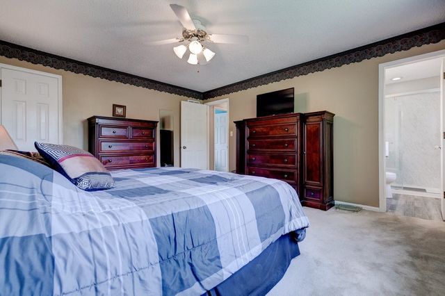 1574 NW 100th Place, Clive, IA 50325