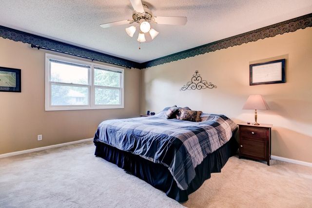 1574 NW 100th Place, Clive, IA 50325