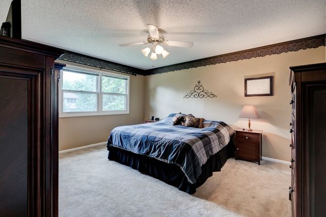 1574 NW 100th Place, Clive, IA 50325