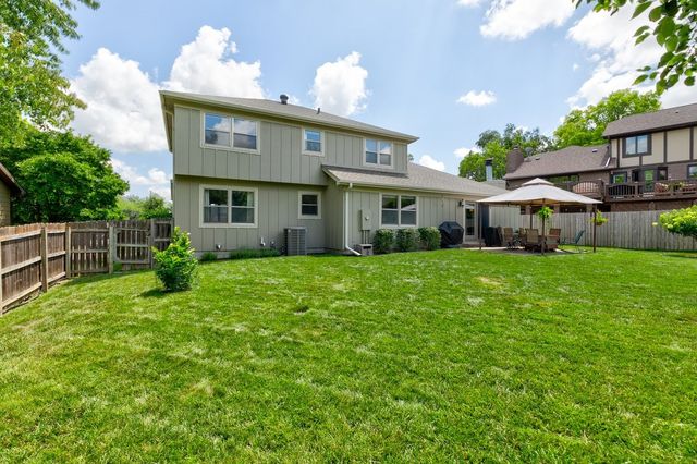 1574 NW 100th Place, Clive, IA 50325