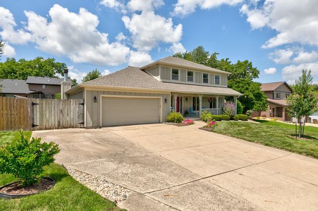 1574 NW 100th Place, Clive, IA 50325