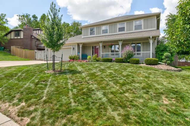 1574 NW 100th Place, Clive, IA 50325