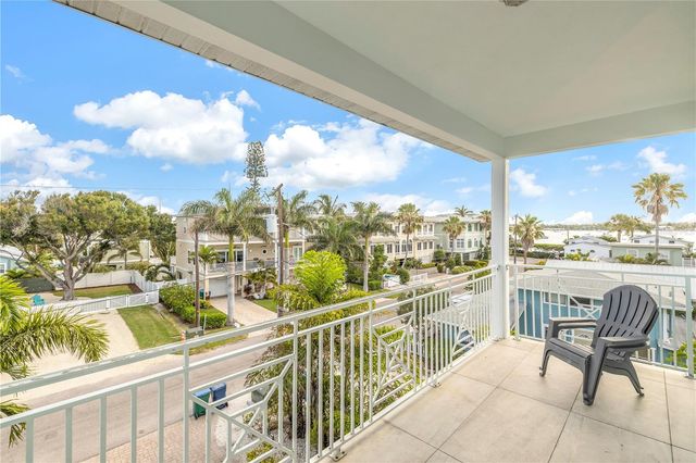 105 4TH STREET S, Bradenton Beach, FL 34217