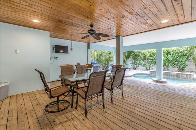 105 4TH STREET S, Bradenton Beach, FL 34217