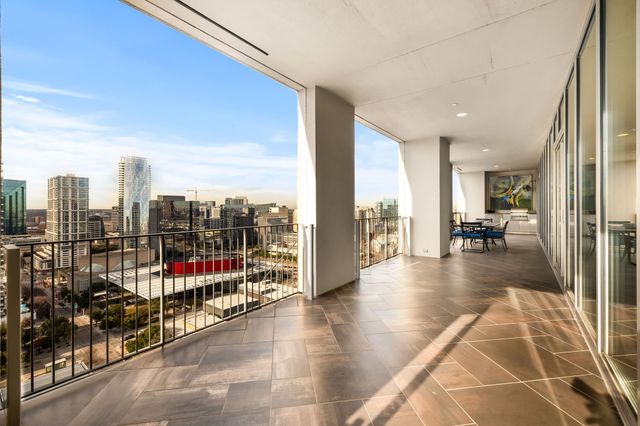 1717 Arts Plaza 2002, Dallas, TX 75201