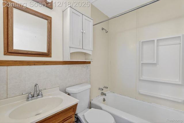 18515 Sumner, Redford Charter Township, MI 48240